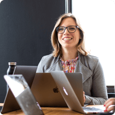 woman-smiling-in-meeting